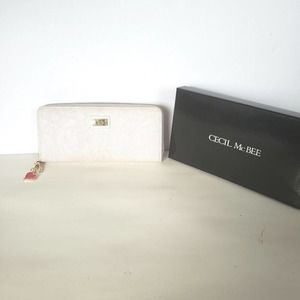 Cecil McBee Wallet Gray Floral Large Long Card Bill Holder Clutch Zip Around